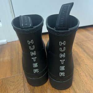 Hunter play short backstrap print rain boots